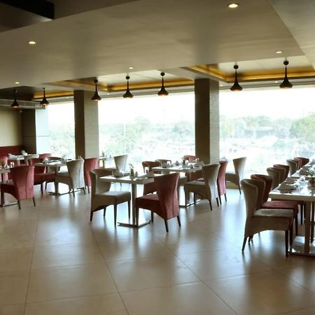 Hotel Kc Manor Jamshedpur Exterior foto