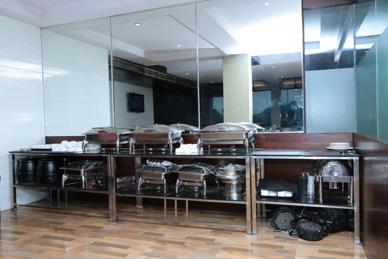 Hotel Kc Manor Jamshedpur Exterior foto