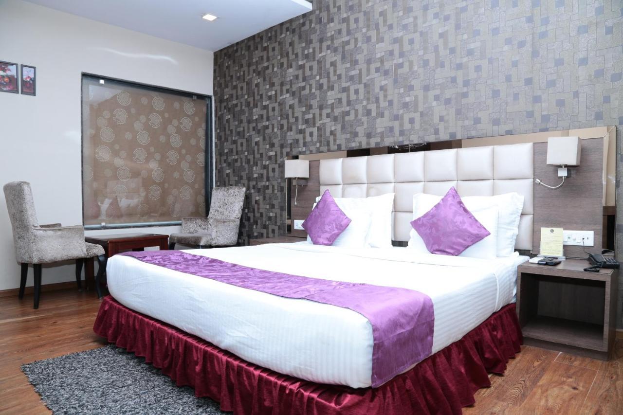 Hotel Kc Manor Jamshedpur Exterior foto