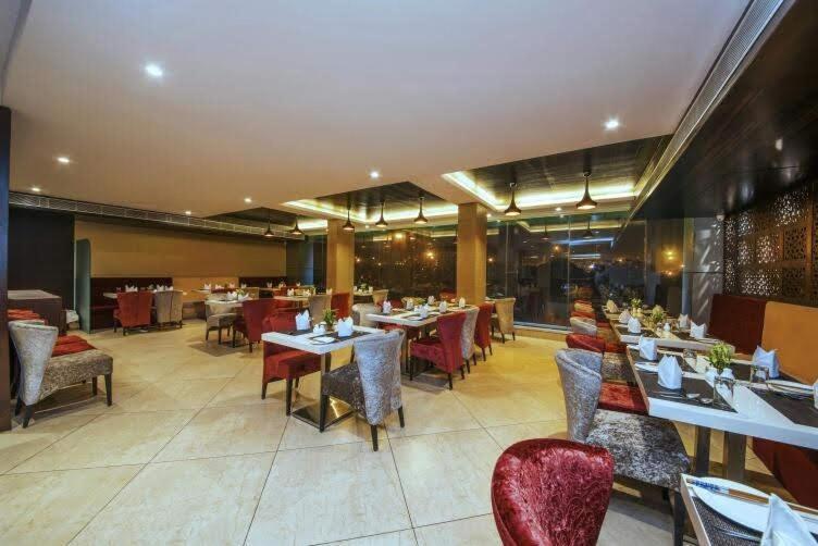 Hotel Kc Manor Jamshedpur Exterior foto