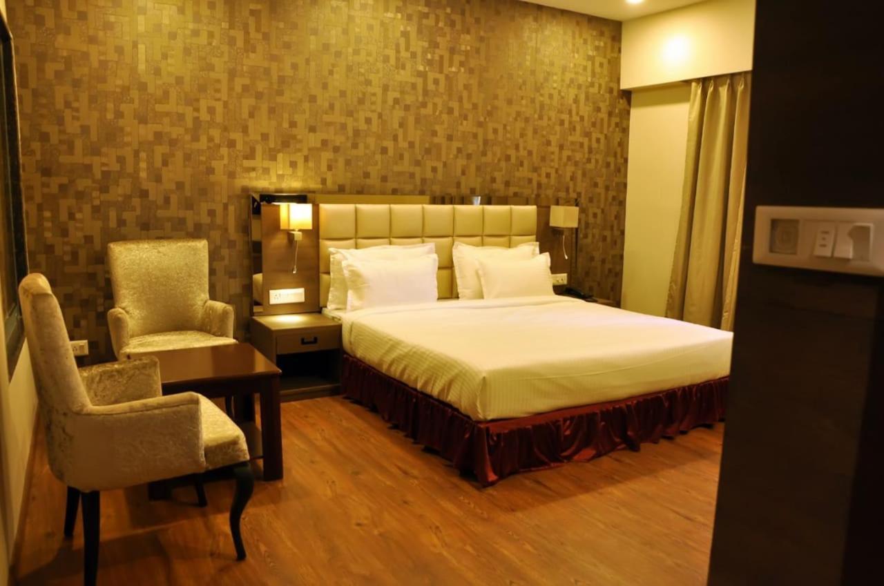 Hotel Kc Manor Jamshedpur Exterior foto